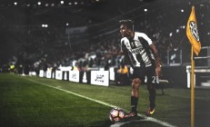 开云体育官方网站-王皓点燃赛场，日本队险胜葡萄牙，一场改写历史的足球之夜