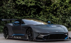 开云官网-克莱冠军级表现闪耀赛场，尼克斯强压山西队展现实力碾压