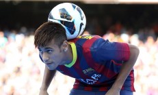 开云体育官网-东方铁壁与亚平宁磐石，中国关键战突围克罗地亚，斯通斯在意甲焦点战接管比赛