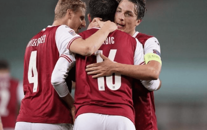 包含马其顿队实现壮举，夺得重要胜利的词条