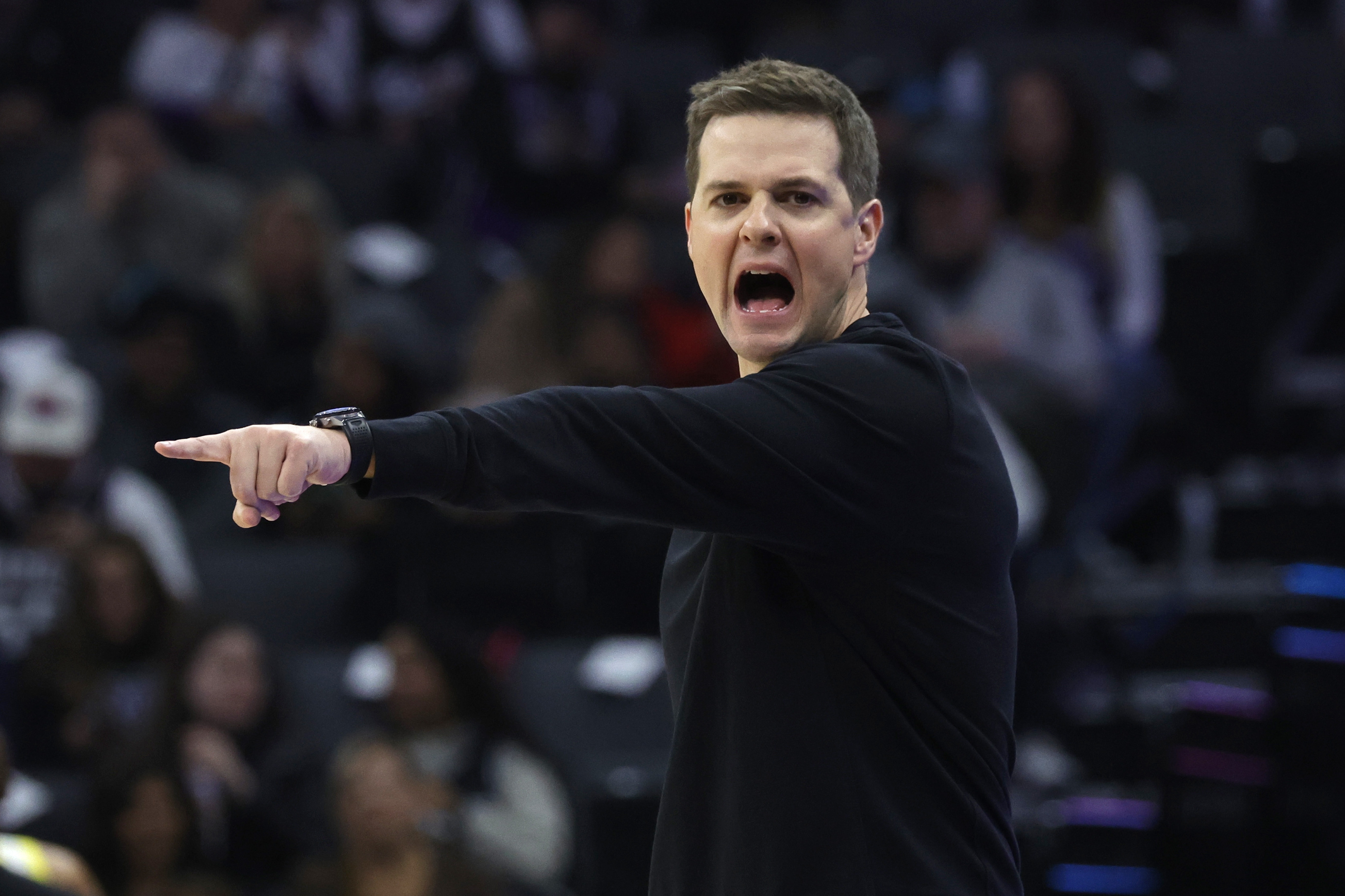 爵士击败马刺,取得重要胜利的简单介绍 爵士击败马刺,取得重要胜利的简单介绍