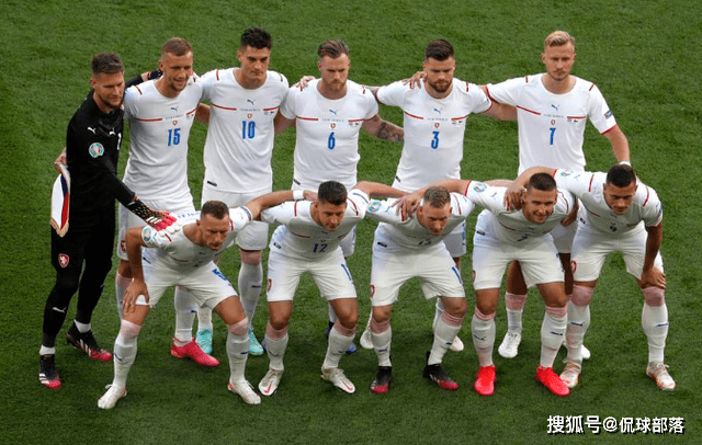 关于阿塞拜疆欧预赛成功晋级，成为黑马的信息