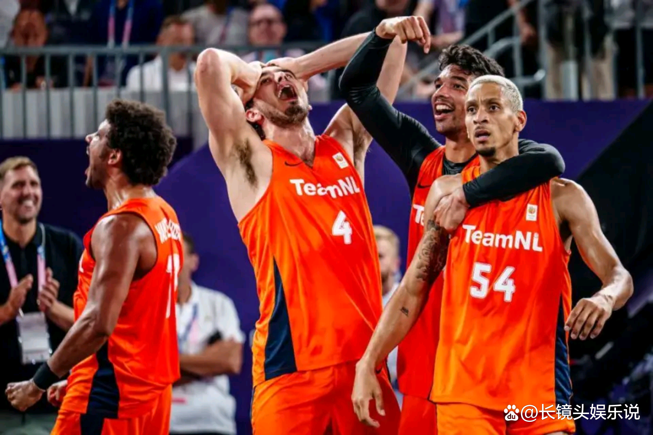 荷兰国家队战胜乌克兰，奏出进军欧洲杯八强的歌声的简单介绍