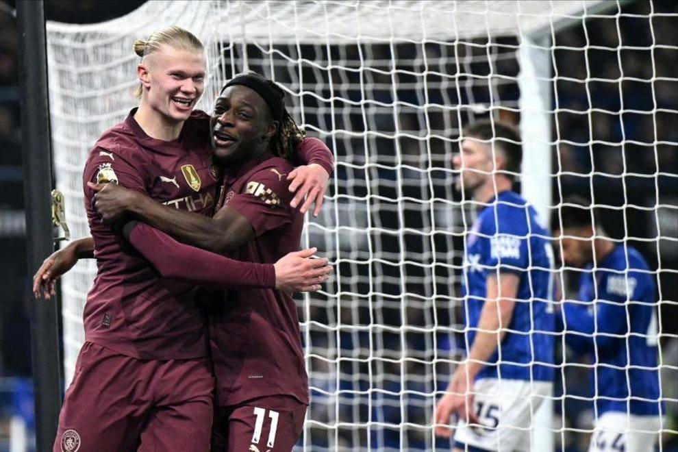 曼联客场大捷，争冠形势雄赳赳的简单介绍