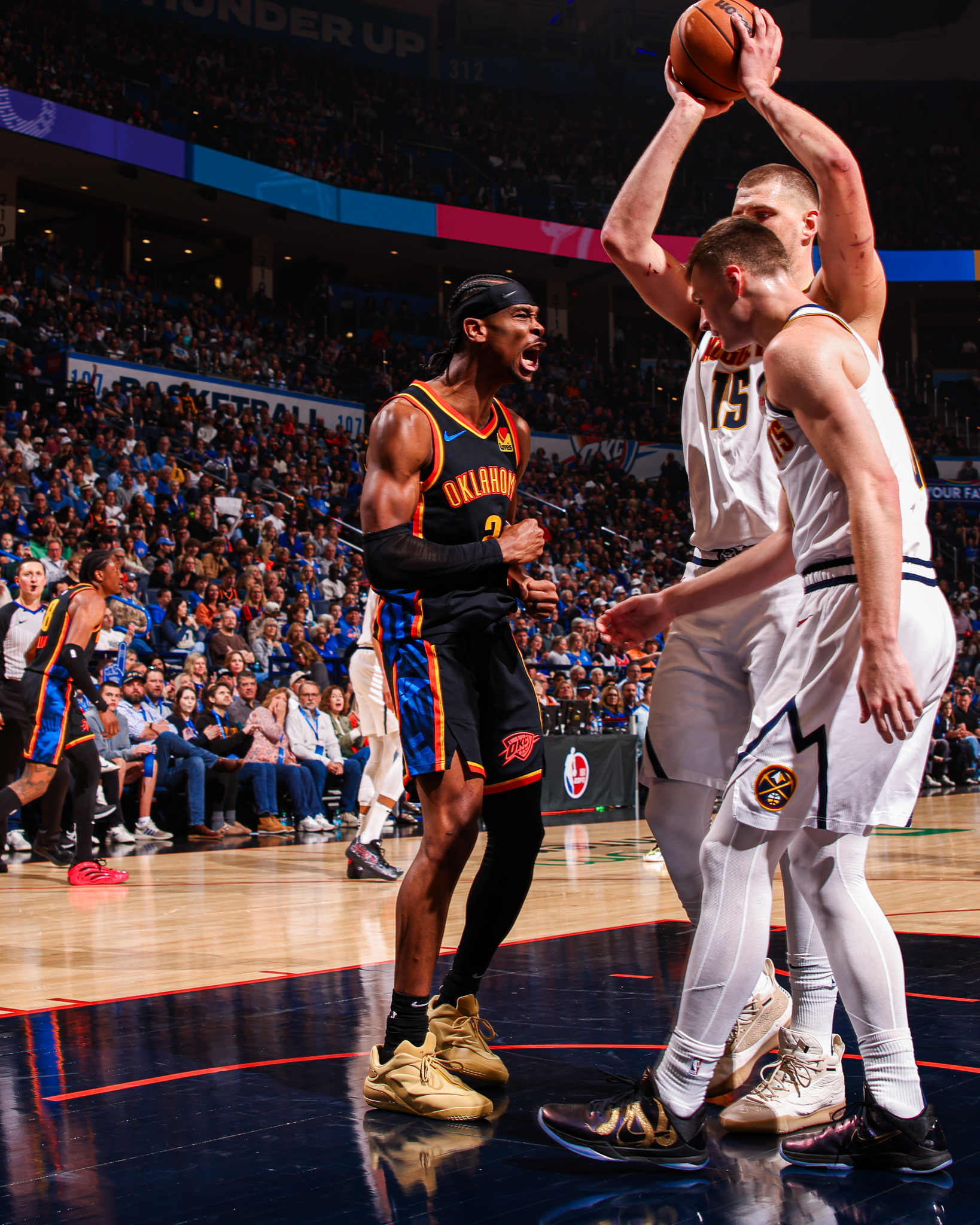 关于广东队碾压爵士，约基奇关键制胜的信息