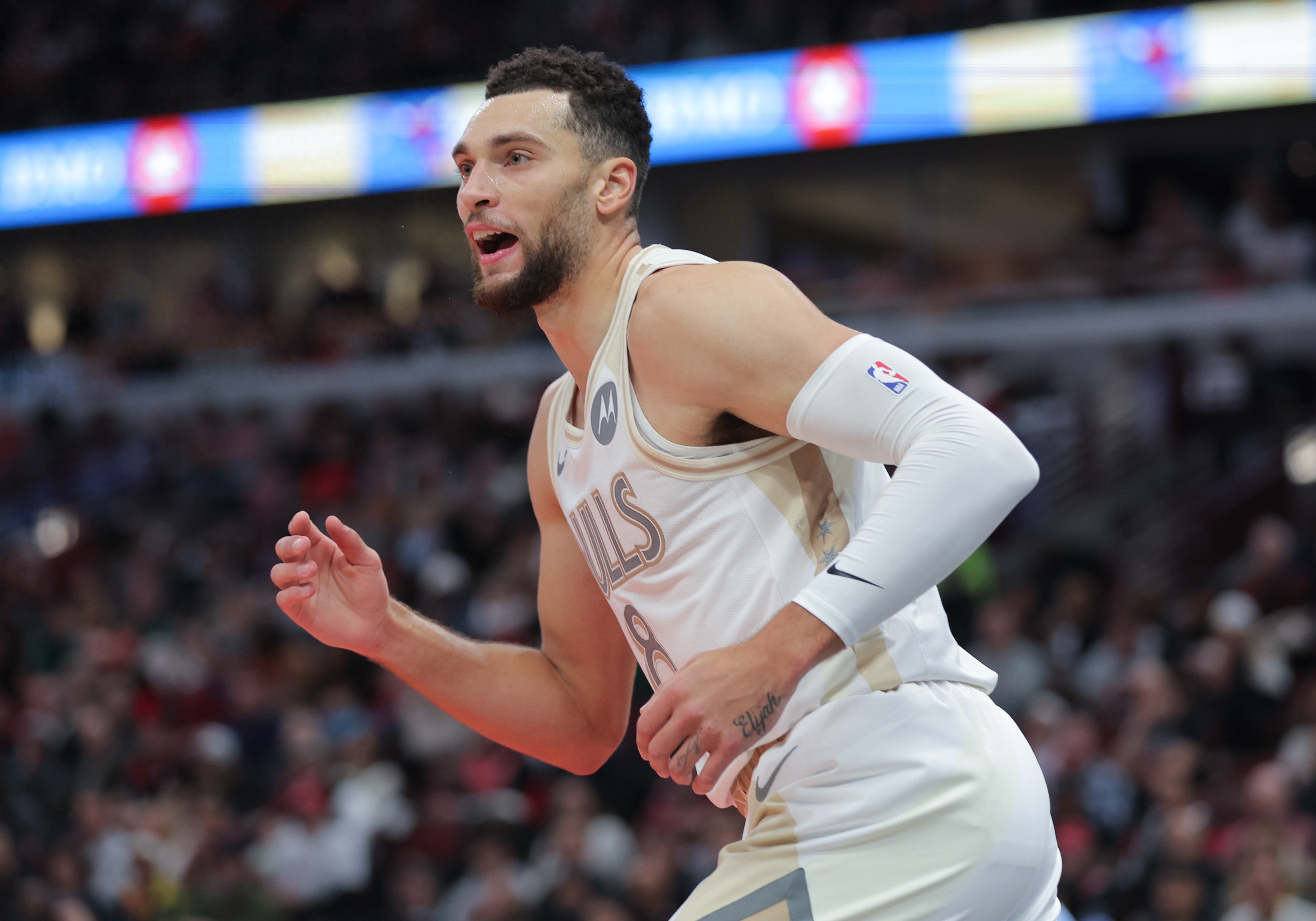 76人翻盘吉林队,拉文高光表现的简单介绍 76人翻盘吉林队,拉文高光表现的简单介绍