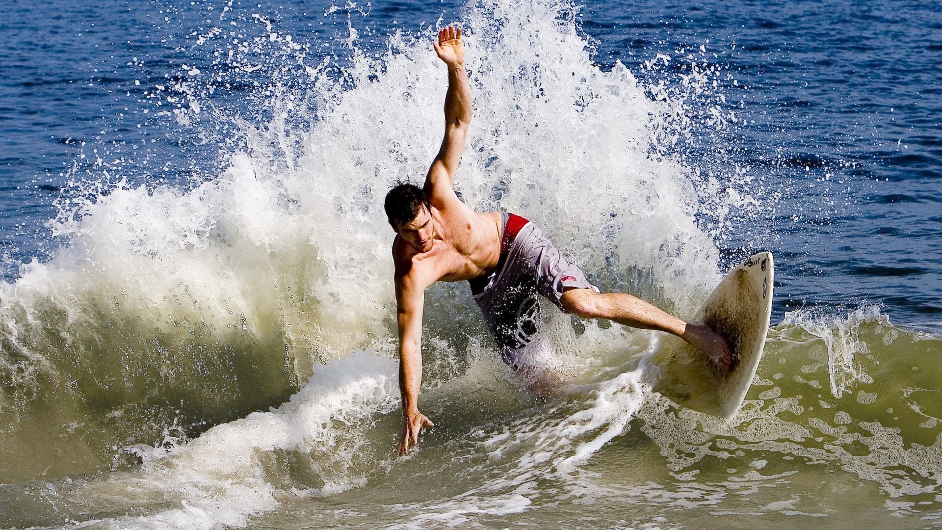 当沙漠之鹰掠过太平洋,萨拉赫的生死接管与加纳的终场绝杀,诠释体育唯一性的双重奏
